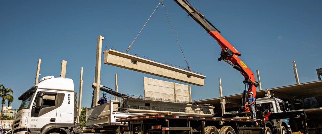 Alquiler de hidrogrúas y plumas hidráulicas en Córdoba